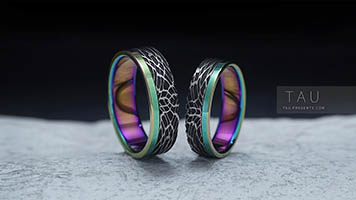 Фиолетовое обручальное кольцо 